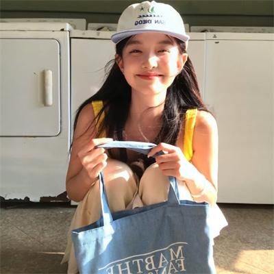 不再托腮遐思